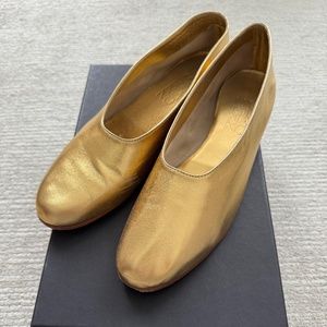 Martiniano Glove Gold Shoes